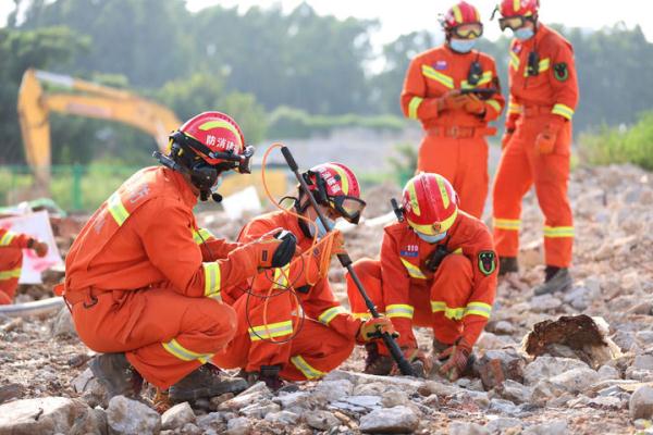 福建廈門舉行防汛防臺(tái)風(fēng)應(yīng)急救援綜合演練